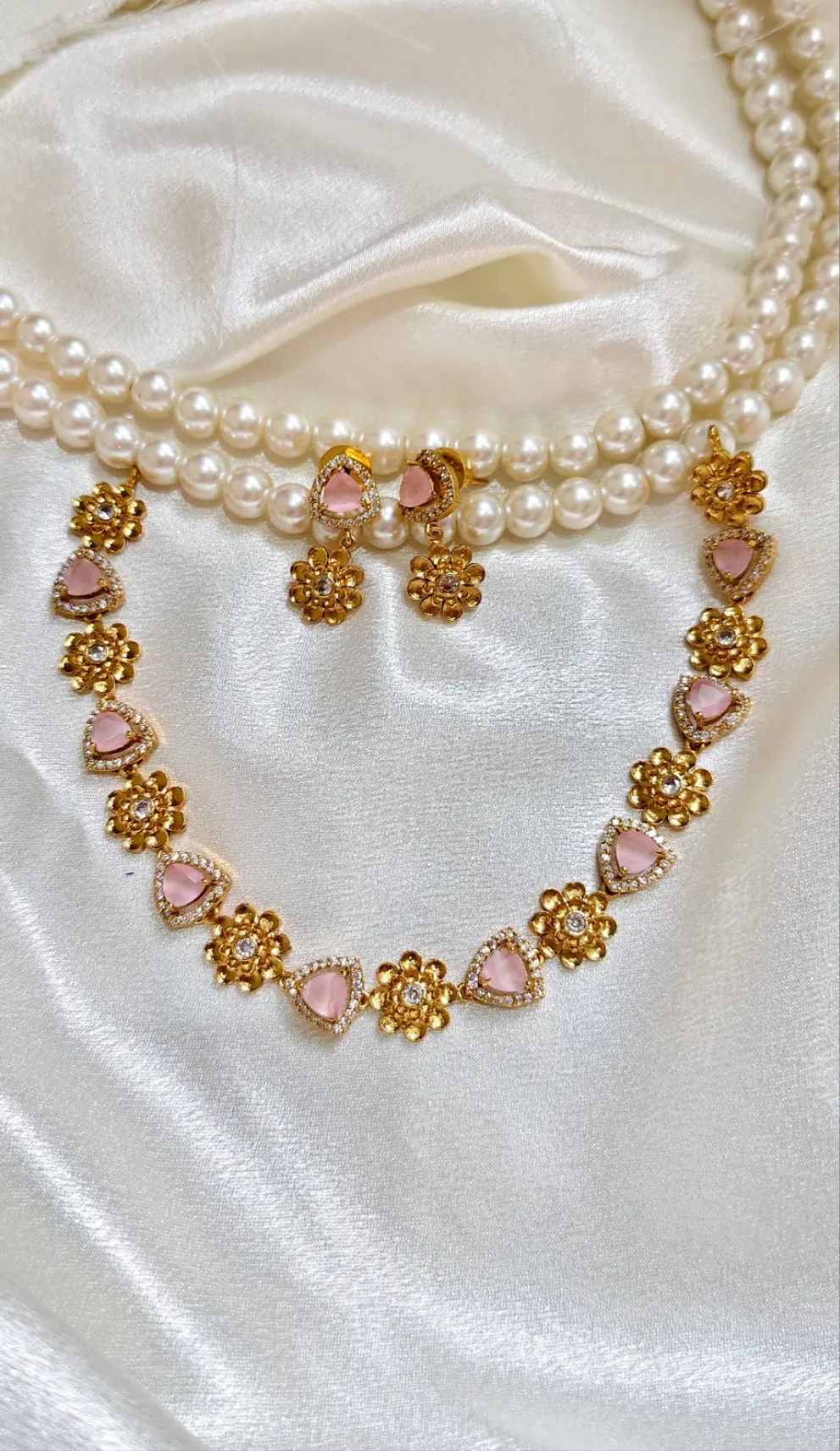 Smitha' ADNecklace with earrings baby pink